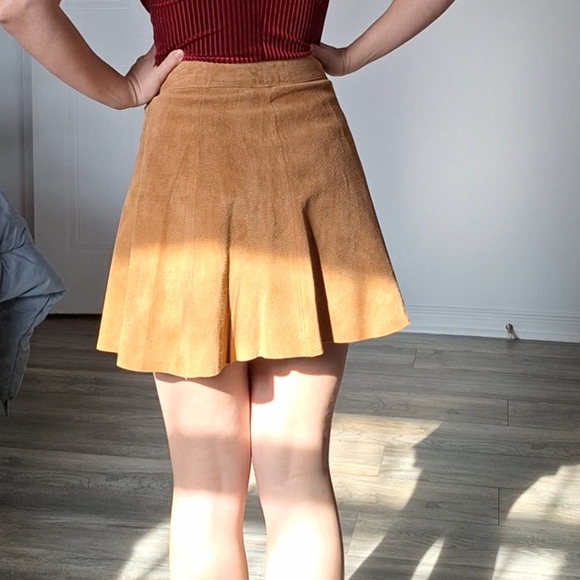 Brown Button down Suede Skirt - Picture 3 of 7